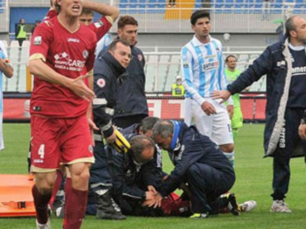 imagen AFA dará desfibriladores a los clubes de fútbol: ¿están capacitados para usarlos?