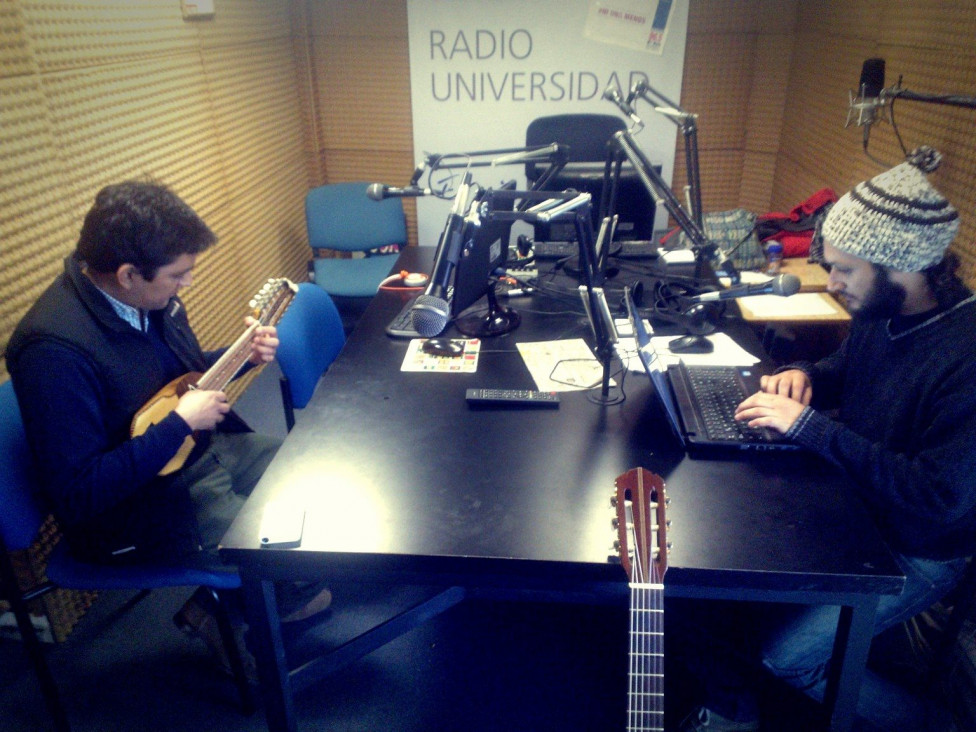 imagen "Canto sintiendo las letras, recordando los paisajes, sintiendo los aromas"