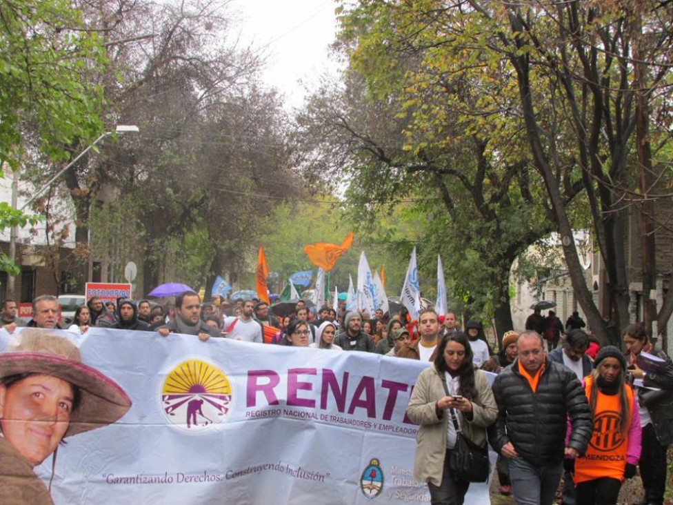 imagen TRABAJADORES DEL RENATEA EN PIE DE LUCHA POR DESPIDOS