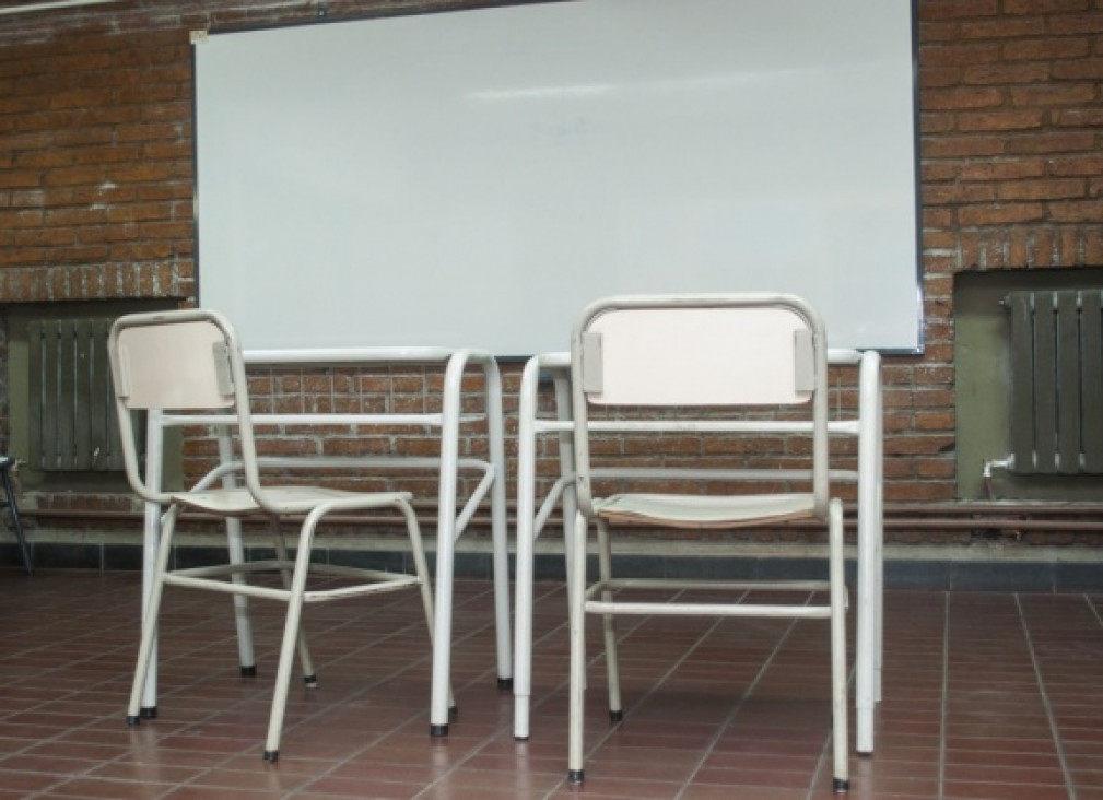 imagen Denuncian despidos de docentes de escuelas privadas