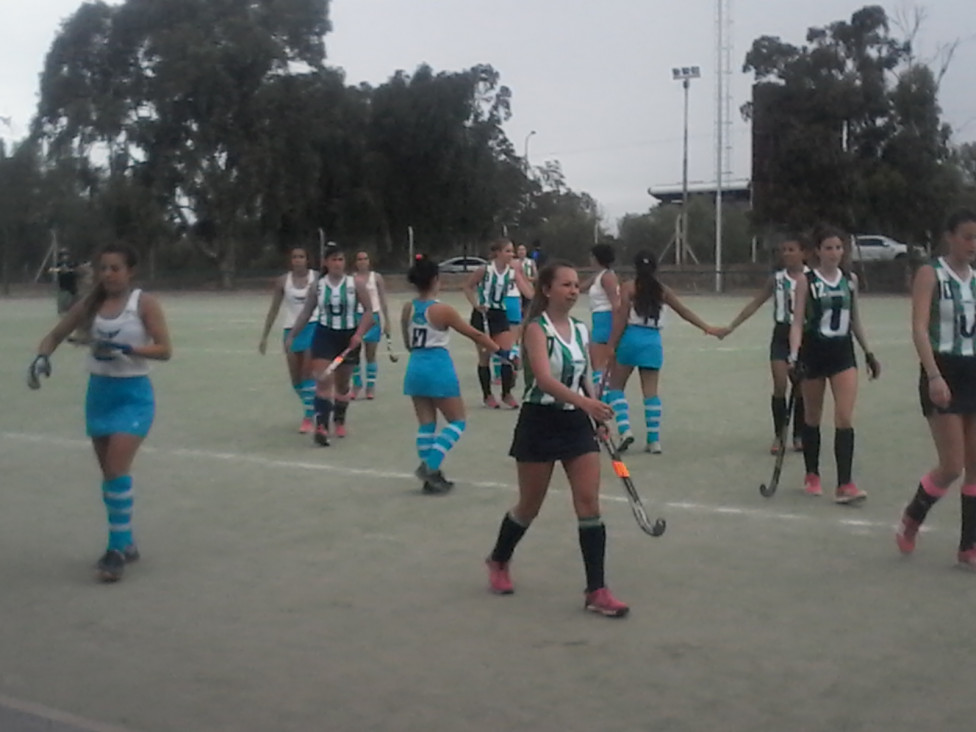 imagen Las anfitrionas arrancaron con una victoria