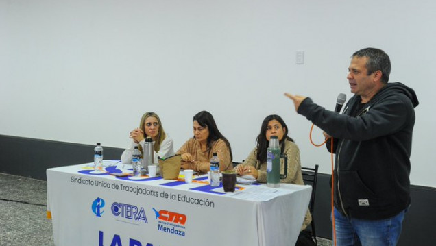imagen El SUTE aceptó la oferta del Gobierno y desactivó el paro