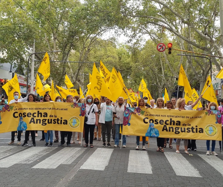imagen Profesionales de la salud están de paro y no descartan nuevas medidas de fuerza