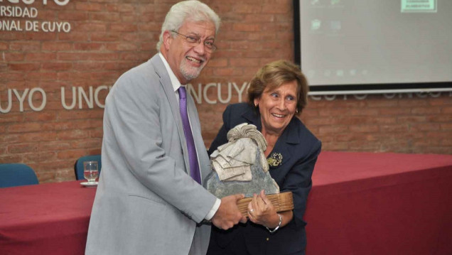 imagen El Hospital Universitario llevará el nombre de la exrectora María Victoria Gómez de Erice 