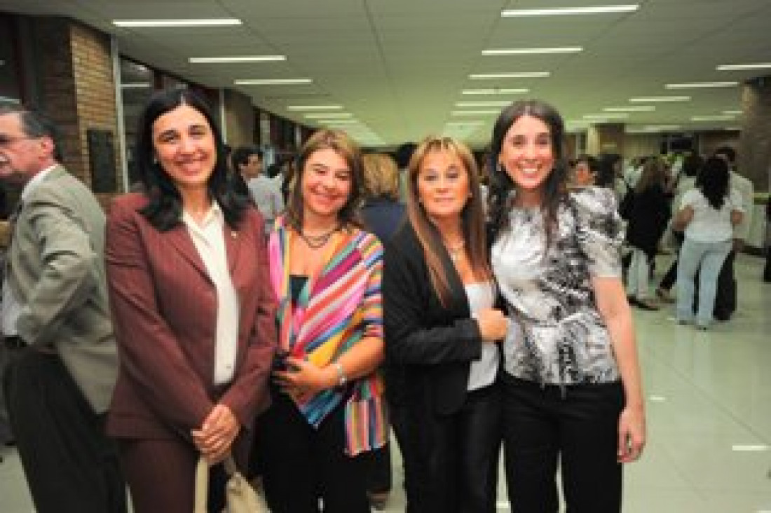 imagen Mujeres y Cárcel: de violencias multiplicadas