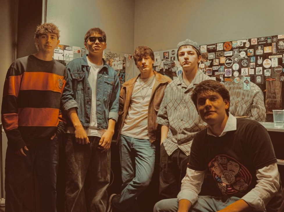 imagen Salernos, la influencia literaria en el rock que llega de Quilmes