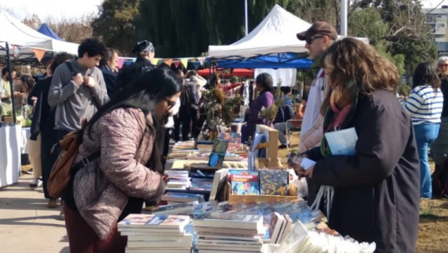 imagen Las publicaciones autogestivas y el arte impreso se reúnen en la feria Artefacto