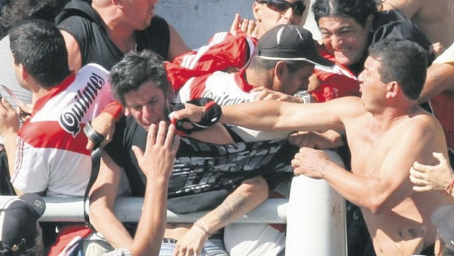imagen Barras al ataque: qué hay detrás de la violencia en el fútbol
