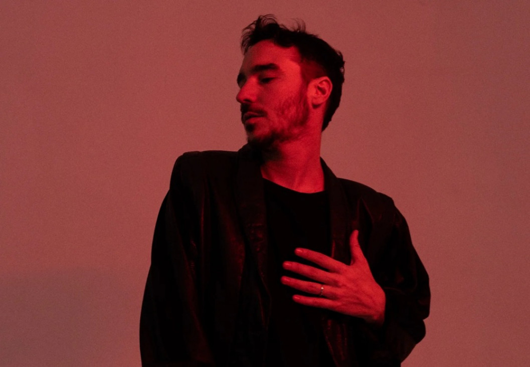 imagen Juku Ares se sumerge en el pop con su disco "Sitcom"