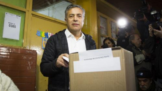 imagen Temprano votó Alfredo Cornejo