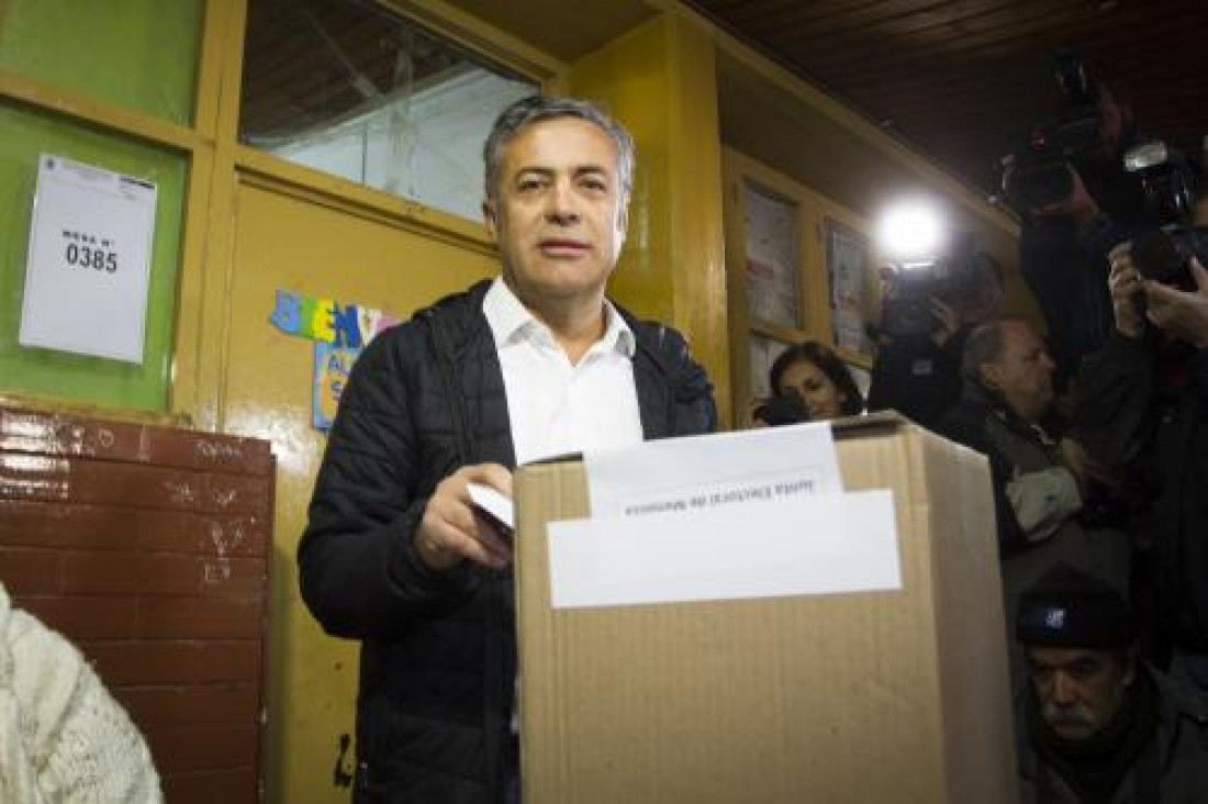 imagen Temprano votó Alfredo Cornejo