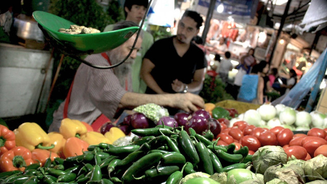 imagen Devolución del IVA: "Es para comprar bienes de la canasta alimentaria básica"