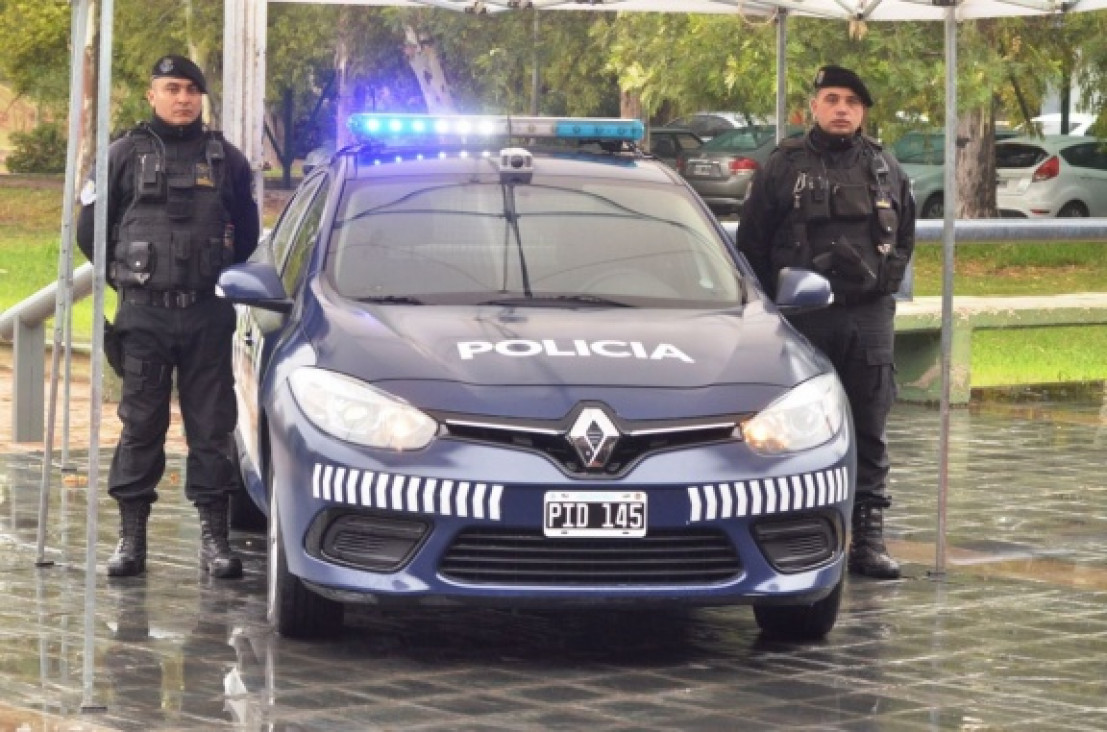 imagen Proponen destinar autos de ministerios a la Policía