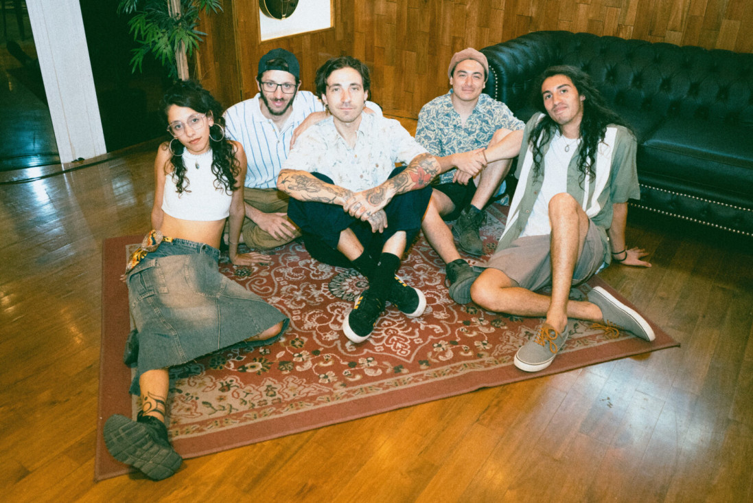 imagen Escuchá "La Cobarde", la apuesta tropical de Spaghetti Western