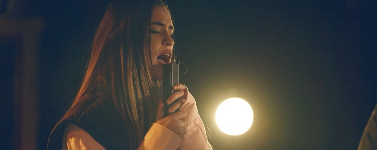 imagen Abril Olivera presenta su disco debut "Abril"