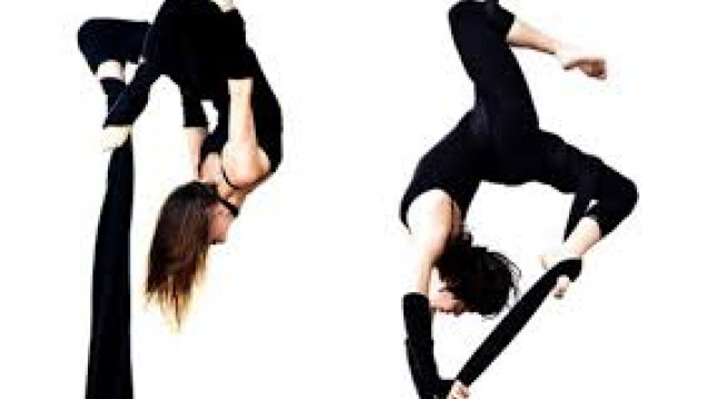 imagen Acrobacias aéreas practican los estudiantes de la UNCuyo