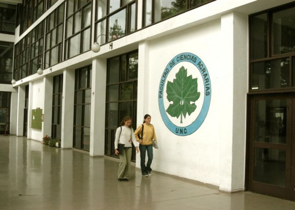 imagen Estudiantes y docentes de Ciencias Agrarias deberán firmar un consentimiento previo a cualquier salida educativa