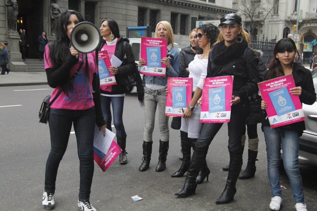 imagen Una nena trans y una mujer trans que decidieron su identidad