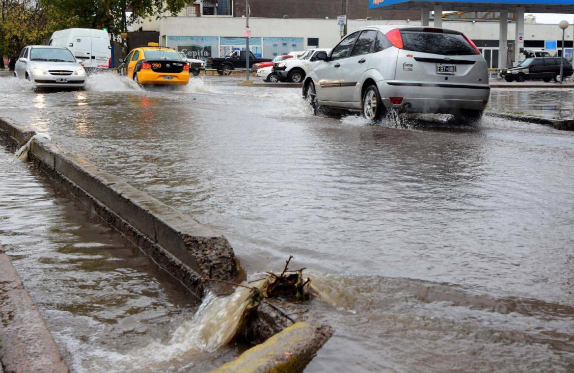 imagen "Mendoza no está preparada para la cantidad de lluvia de los últimos días"