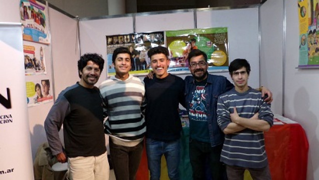 imagen Un stand de OMIN, presente en la Feria del Libro