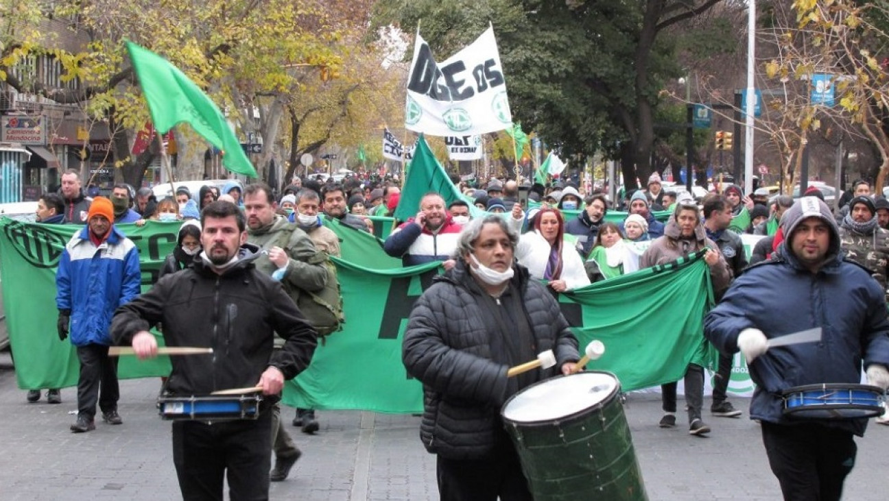 imagen Reclamo gremial: ATE pide un aumento de emergencia de 40.000 pesos