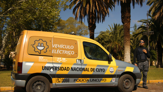 imagen La UNCuyo convirtió un auto común en un vehículo eléctrico 