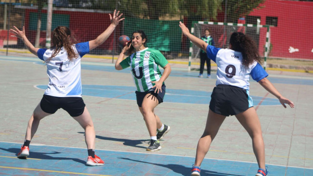 imagen BALONMANO FEMENINO: A LA FINAL CON AUTORIDAD