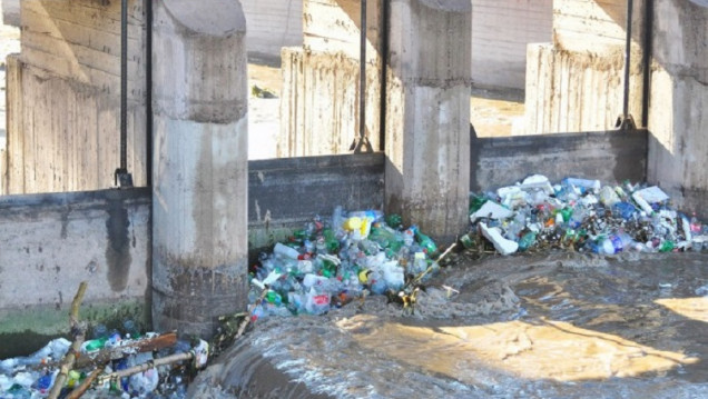 imagen Basura en los cauces: "Por año, se retiran más de 140 kilos por metro cuadrado"