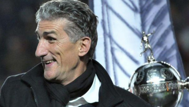 imagen El Patón Bauza debuta como DT de la seleccion en suelo mendocino