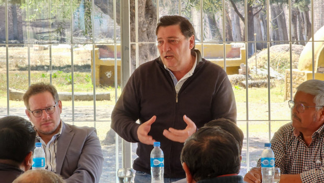 imagen Omar Parisi: "Es una vergüenza lo que cobran los municipales, menos que un plan social"