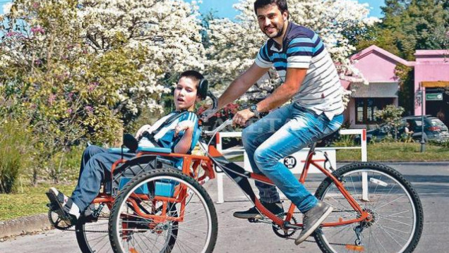 imagen Diego Blas inventó una bicicleta terapéutica