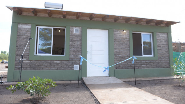 imagen En Junín se construyen casas con ladrillos PET
