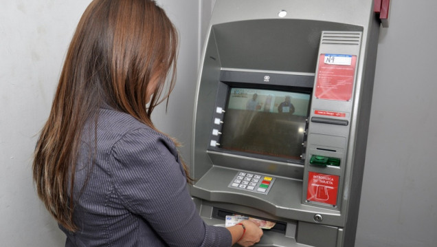 imagen Aseguran que el lunes 25 los cajeros tendrán dinero