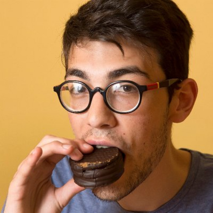 imagen El mundo cabe en un alfajor