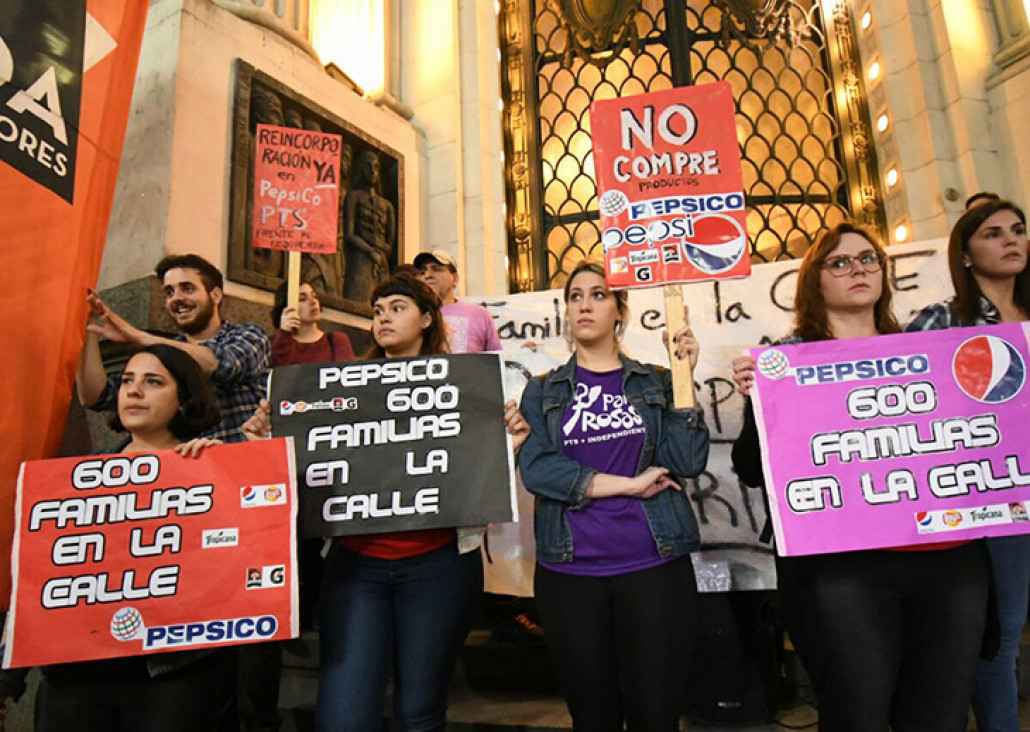 imagen Pepsico: trabajadores desalojados montaron una carpa cerca del Congreso