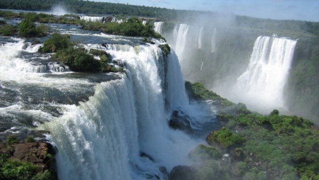 imagen La UNCuyo invita a conocer las Cataratas del Iguazú en invierno