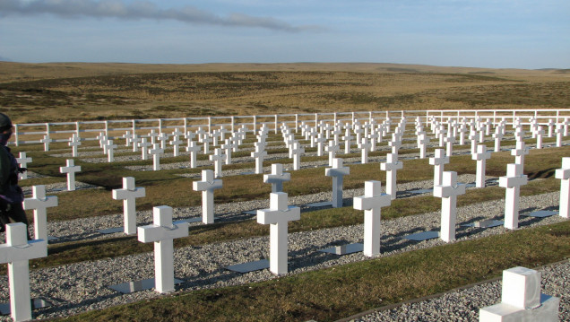 imagen Alejandro Scomparin homenajea a los caídos con Unir Malvinas