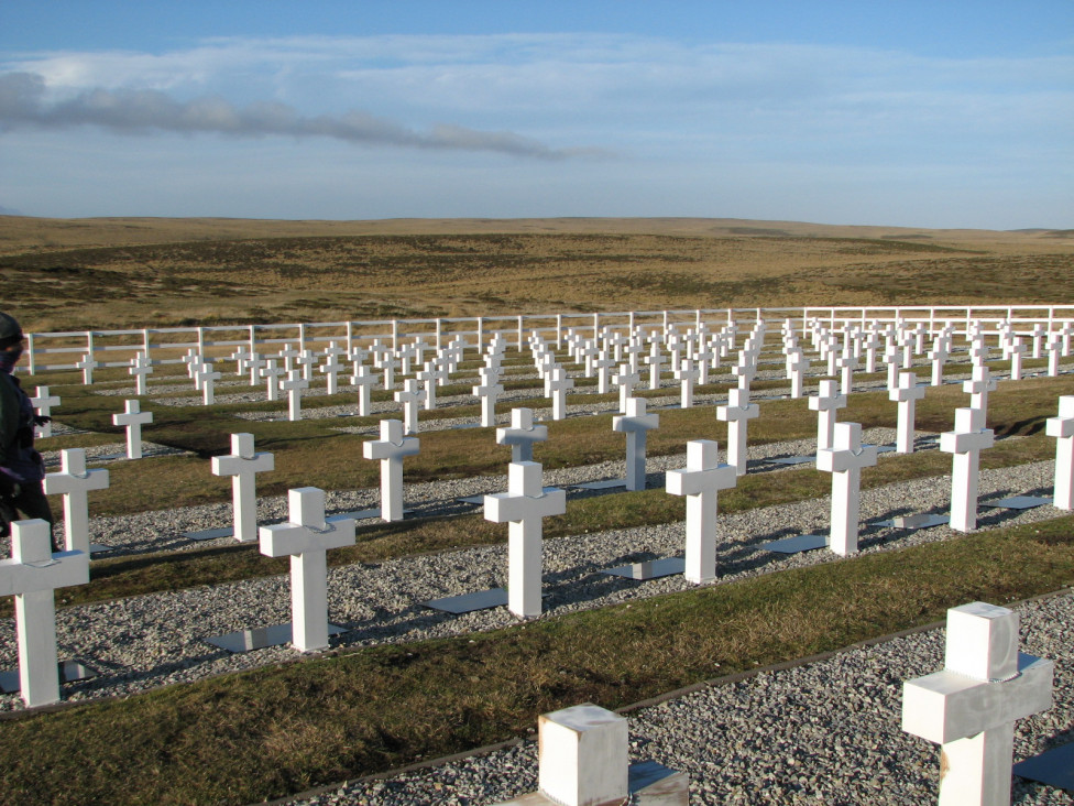 imagen Alejandro Scomparin homenajea a los caídos con Unir Malvinas