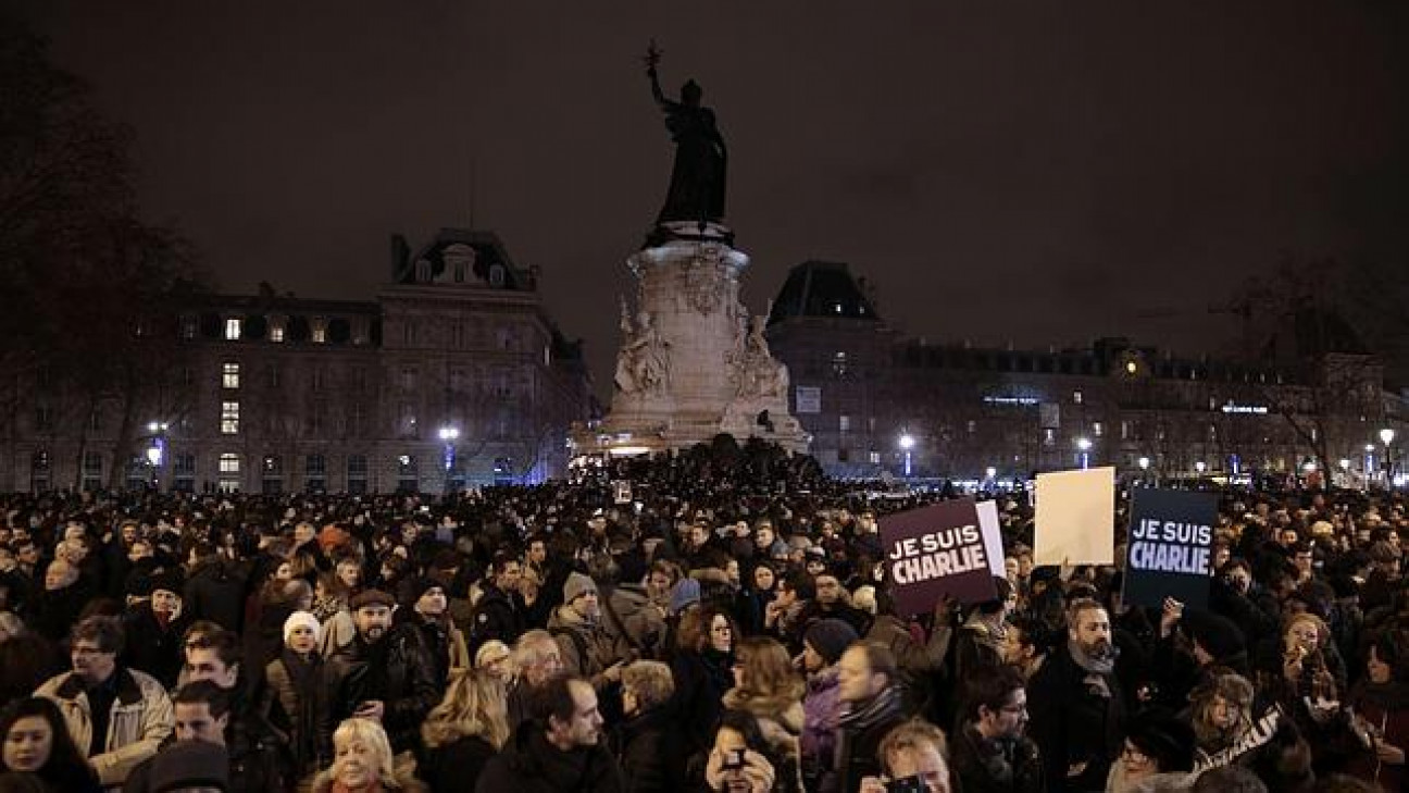 imagen "Frente a un acto de guerra, los franceses reaccionaron expresando su vínculo con la libertad de prensa", aseveró Alain Touraine