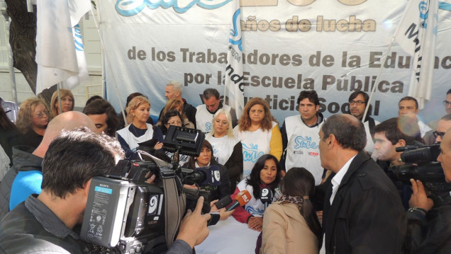 imagen "Nuestro límite es la represión a los maestros"