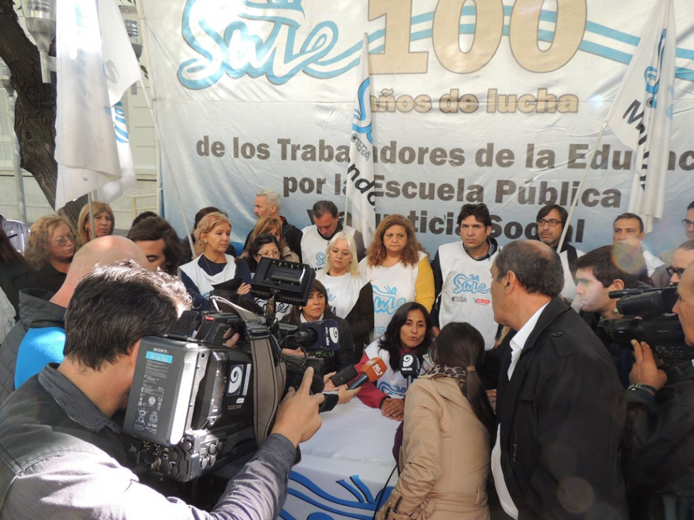 imagen "Nuestro límite es la represión a los maestros"