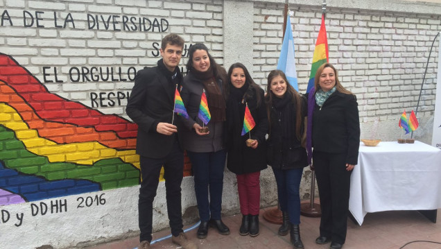 imagen "LO SIMBÓLICO ES QUE MUCHOS MUNICIPIOS VUELVAN A IZAR LA BANDERA DE LA DIVERSIDAD"