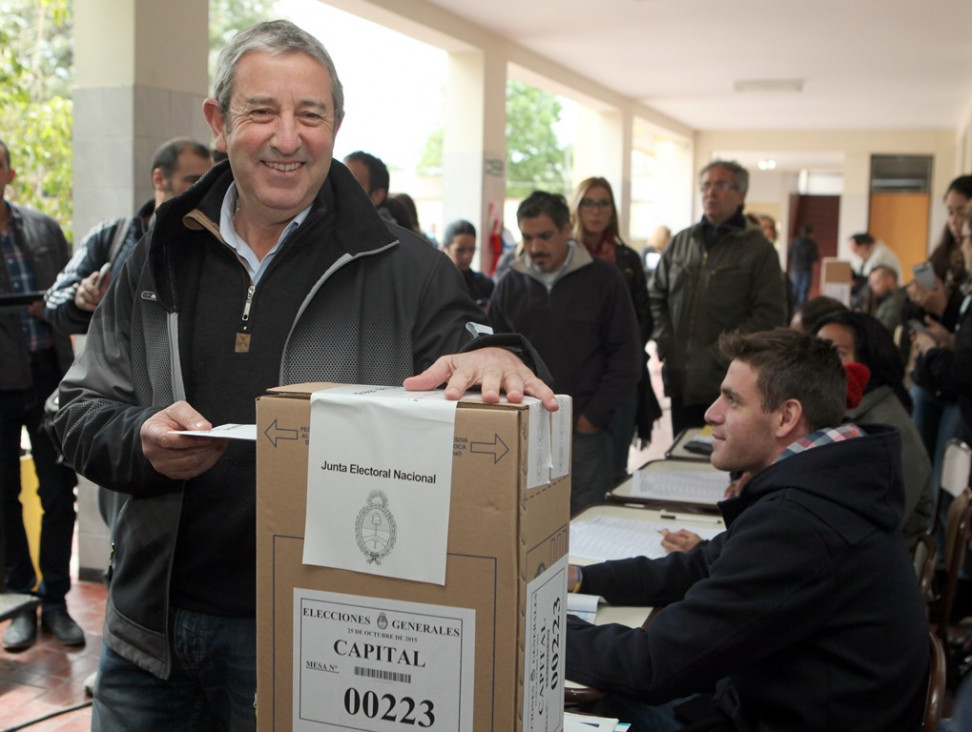 imagen Julio Cobos: "El voto electrónico garantiza más transparencia"