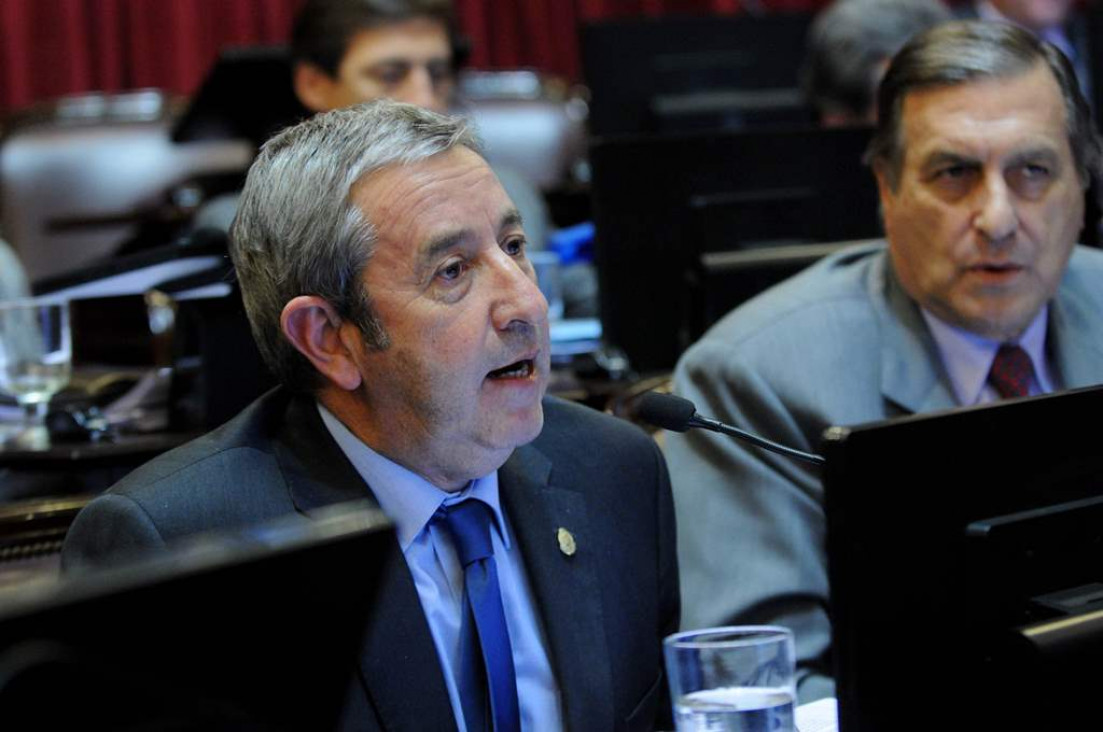 imagen Cobos explicó su proyecto ante casos de conflicto de intereses
