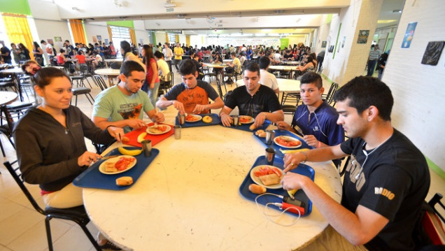 imagen Estudiantes en alerta por posible aumento de la bandeja en el Comedor Universitario