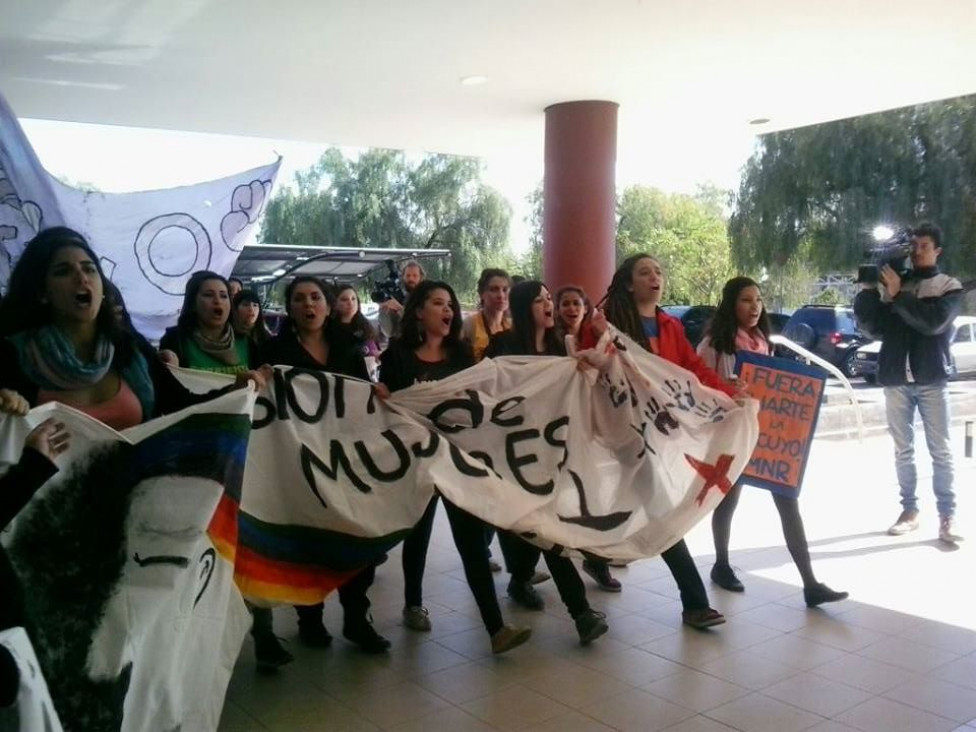 imagen Se manifestaron en el Consejo Superior contra el juez y docente Uliarte
