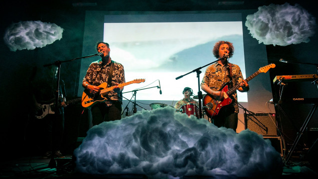 imagen #CasiCasiAwards: Costa Canal en La Nave Cultural, Mejor Puesta en Vivo del Año