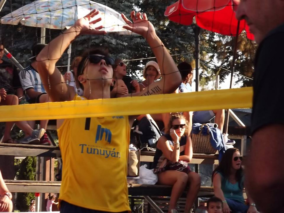 imagen El voley lleva la playa al Valle de Uco