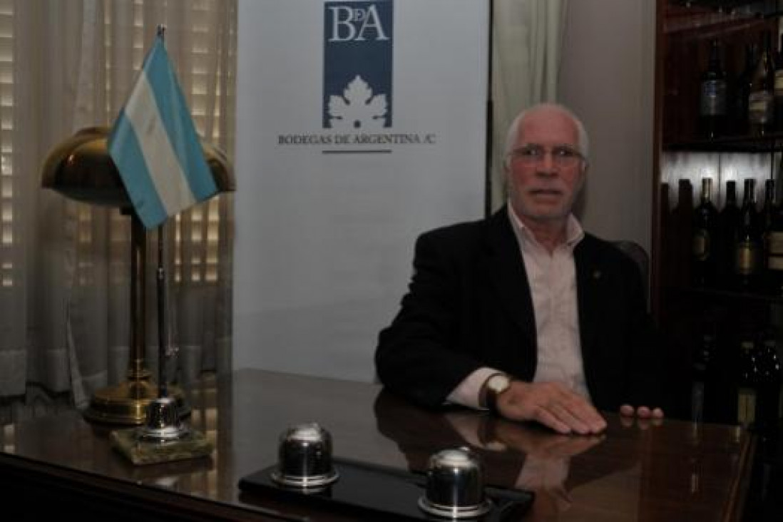 imagen "La cadena de comercialización se está llevando más del 50% del precio del vino", manifestó Juan José Canay