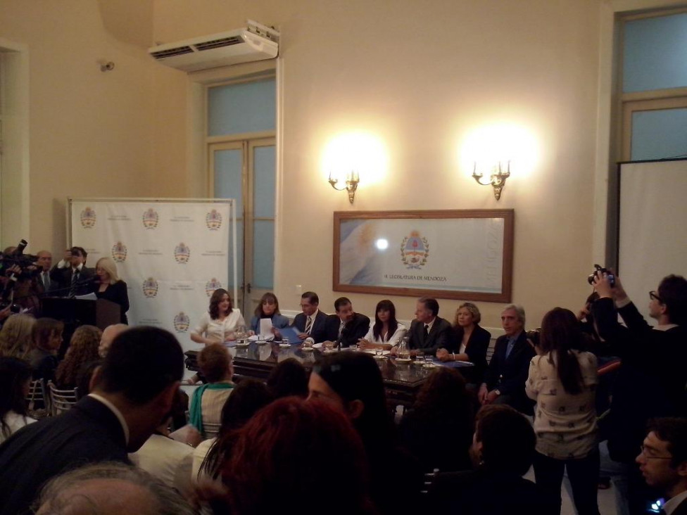 imagen Las políticas públicas con perspectiva de género y diversidad ya son un compromiso de los poderes públicos de Mendoza